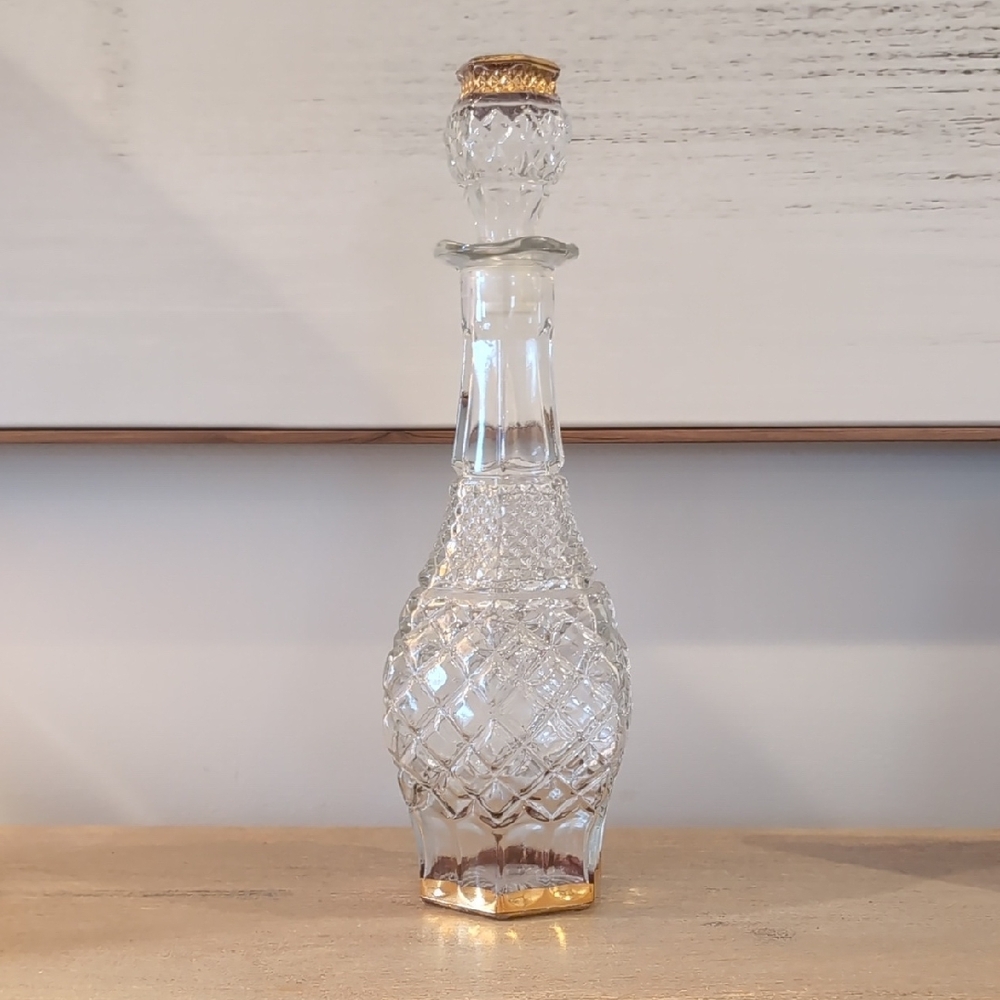 Vintage Clear Glass Decanter with Stopper